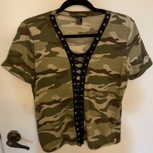 Army print, short sleeve braided shirt